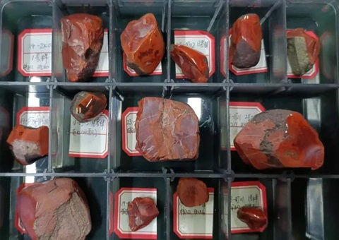 1.01亿元成交！！天下首宗 “南红玛瑙” 矿权拍卖落槌