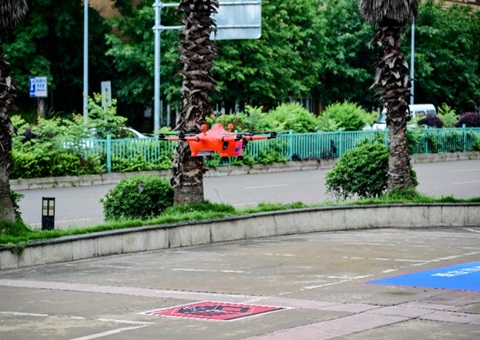 发力低空物流，重庆打造“场景先行—能力配套—生态成型”模式 山城“空中快递员”常态化起航
