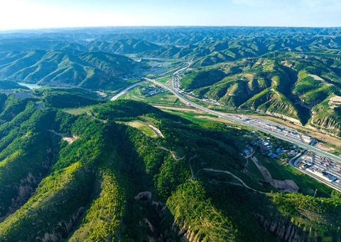 陕西：：科学修复治理 让土地资源“重生”