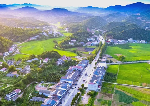 湖南浏阳探索村整体统筹流转新模式